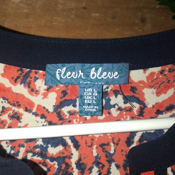 sleeveless orange detailed top - Picture 2 of 3